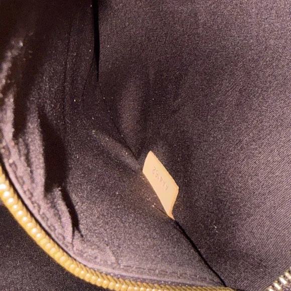 Louis Vuitton Brea MM Monogram Vernis Patent Leather Satchel | Amarante - Picture 8 of 9